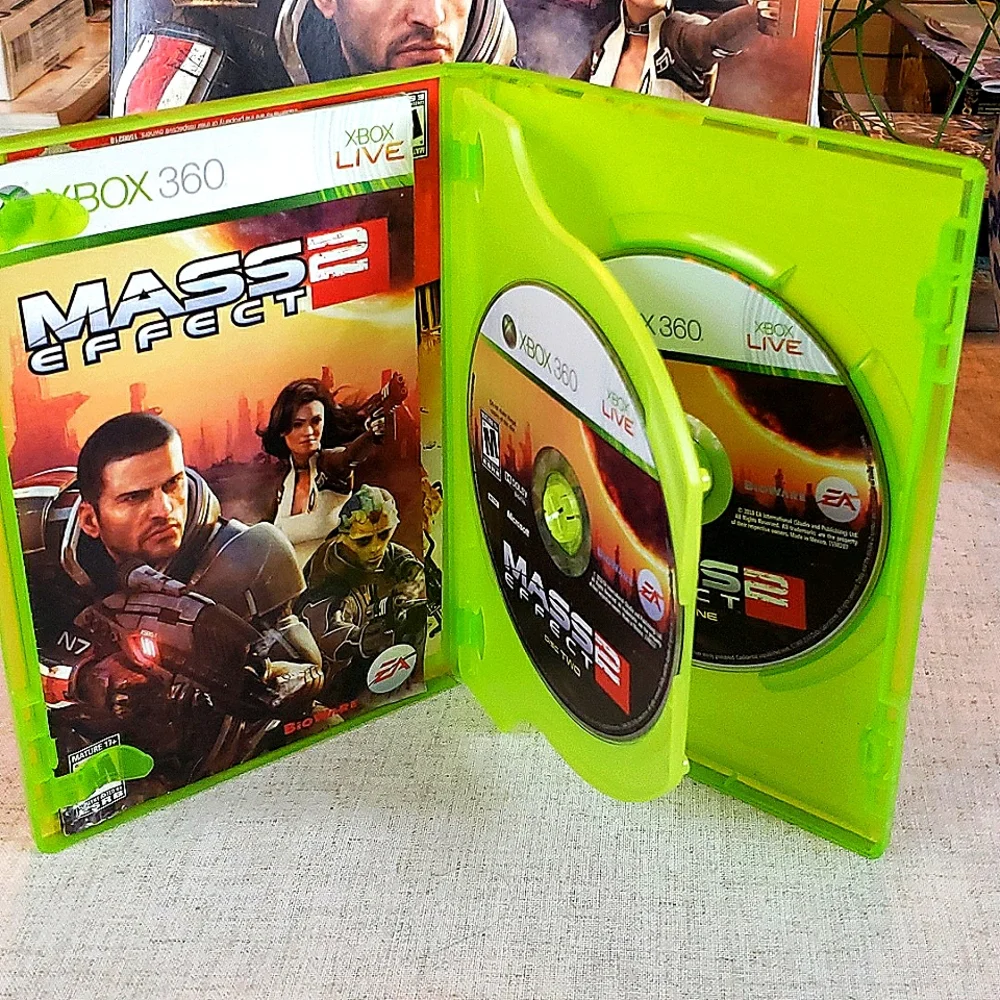 XBOX 360 Mass Effect 2 Full Set Game w/ Strategy Guide